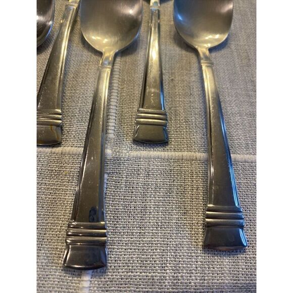 Wallace ZENITH Glossy 18/10 Stainless Flatware -- Set of 9 Oval Soup Spoons - Picture 6 of 16